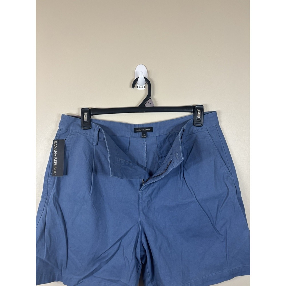 NWT Banana Republic Women's Pleat Front Shorts, Blue, Size 14 - Picture 3 of 12
